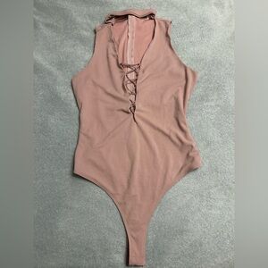 PEACH LACE UP CHOKER SNAP BODY SUIT